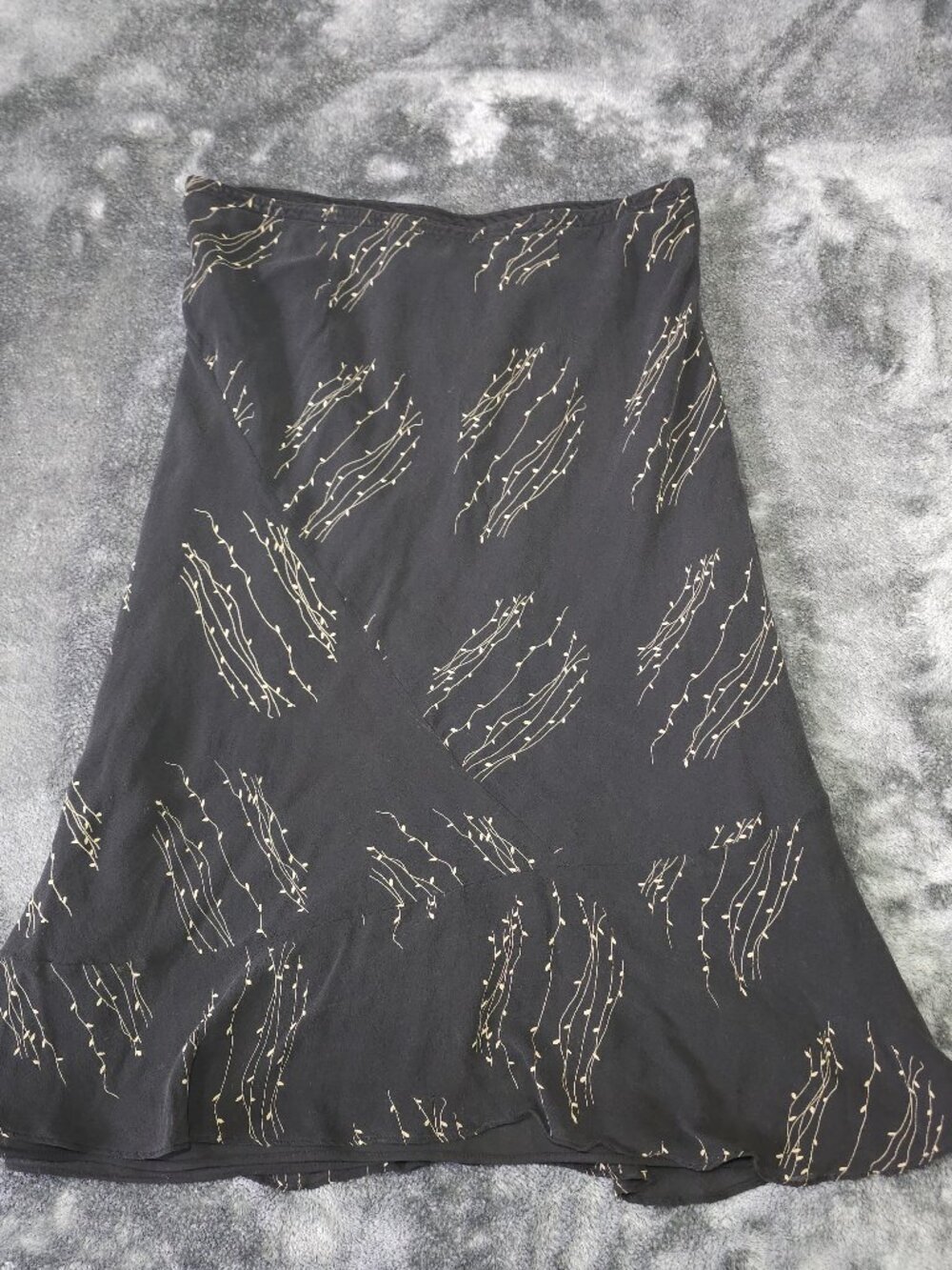 Max Studio Silk/Polyester black midi skirt Sz S